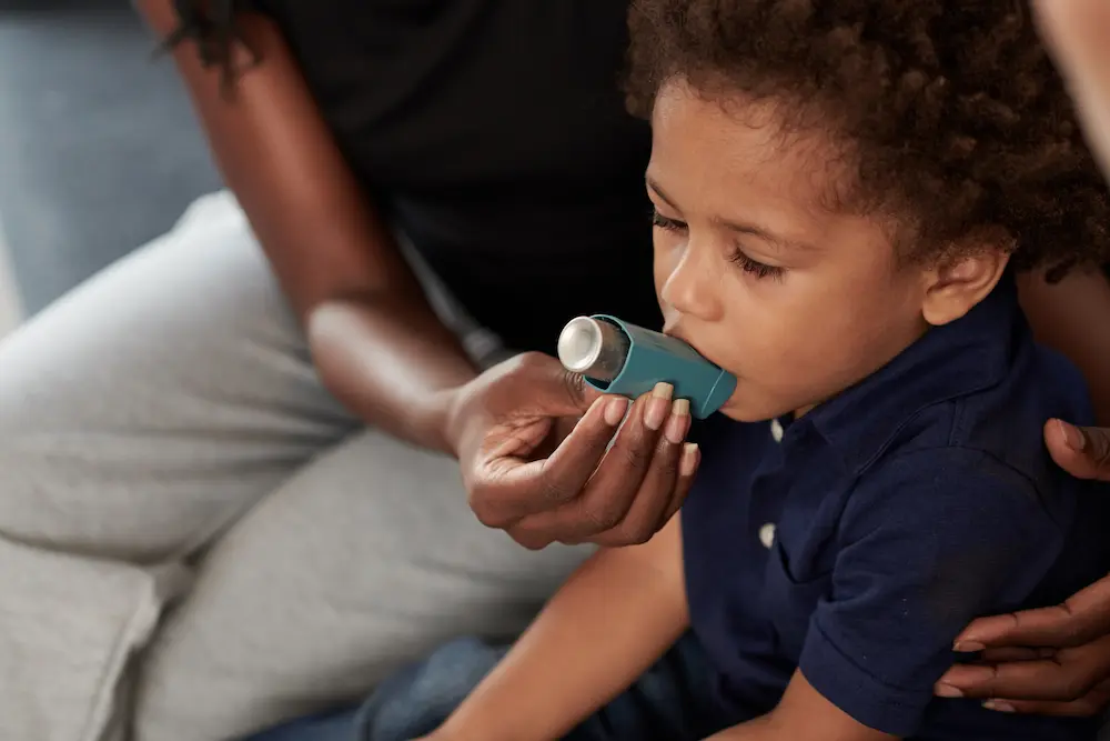 Asthme chez l’enfant / bébé : comment reconnaître et agir lors d’une crise ? 1 Asthme chez l’enfant / bébé : comment reconnaître et agir lors d’une crise ? - May App Santé