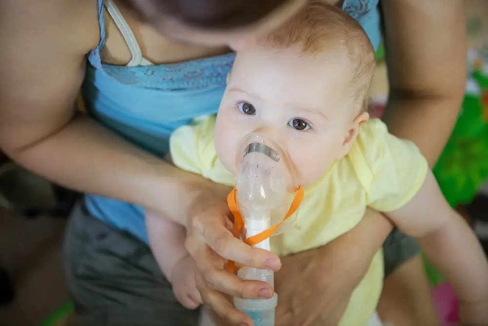 Asthme chez l’enfant / bébé : comment reconnaître et agir lors d’une crise ? 3 Asthme chez l’enfant / bébé : comment reconnaître et agir lors d’une crise ? - May App Santé