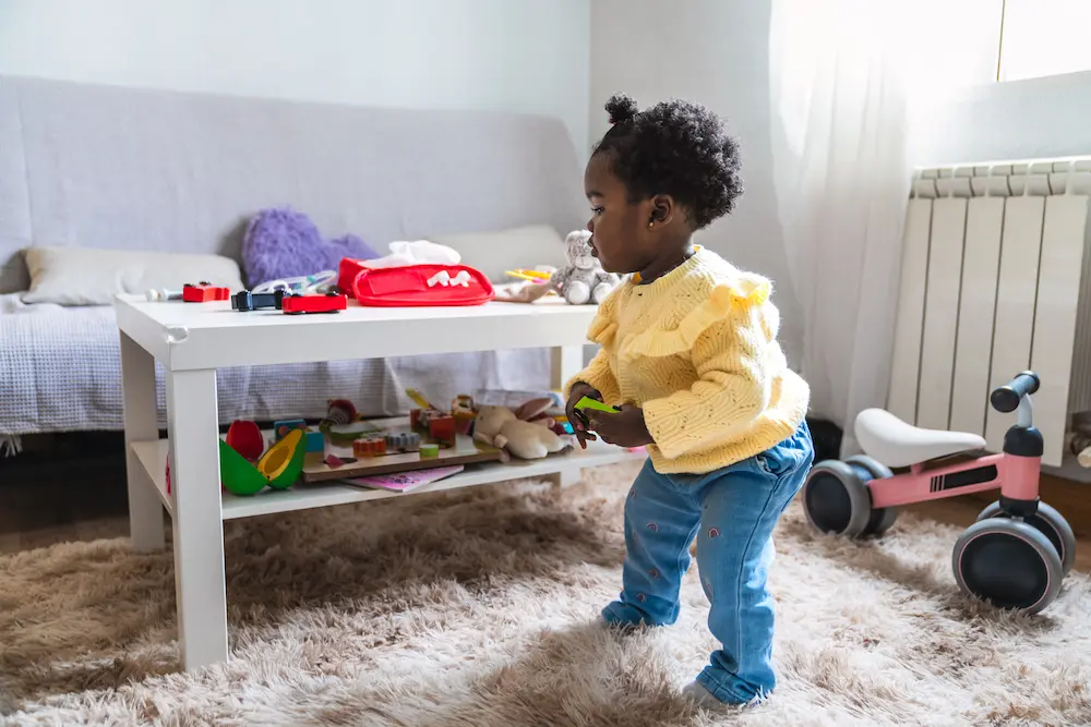 8 conseils pour apprendre à son enfant à jouer seul - May App Santé