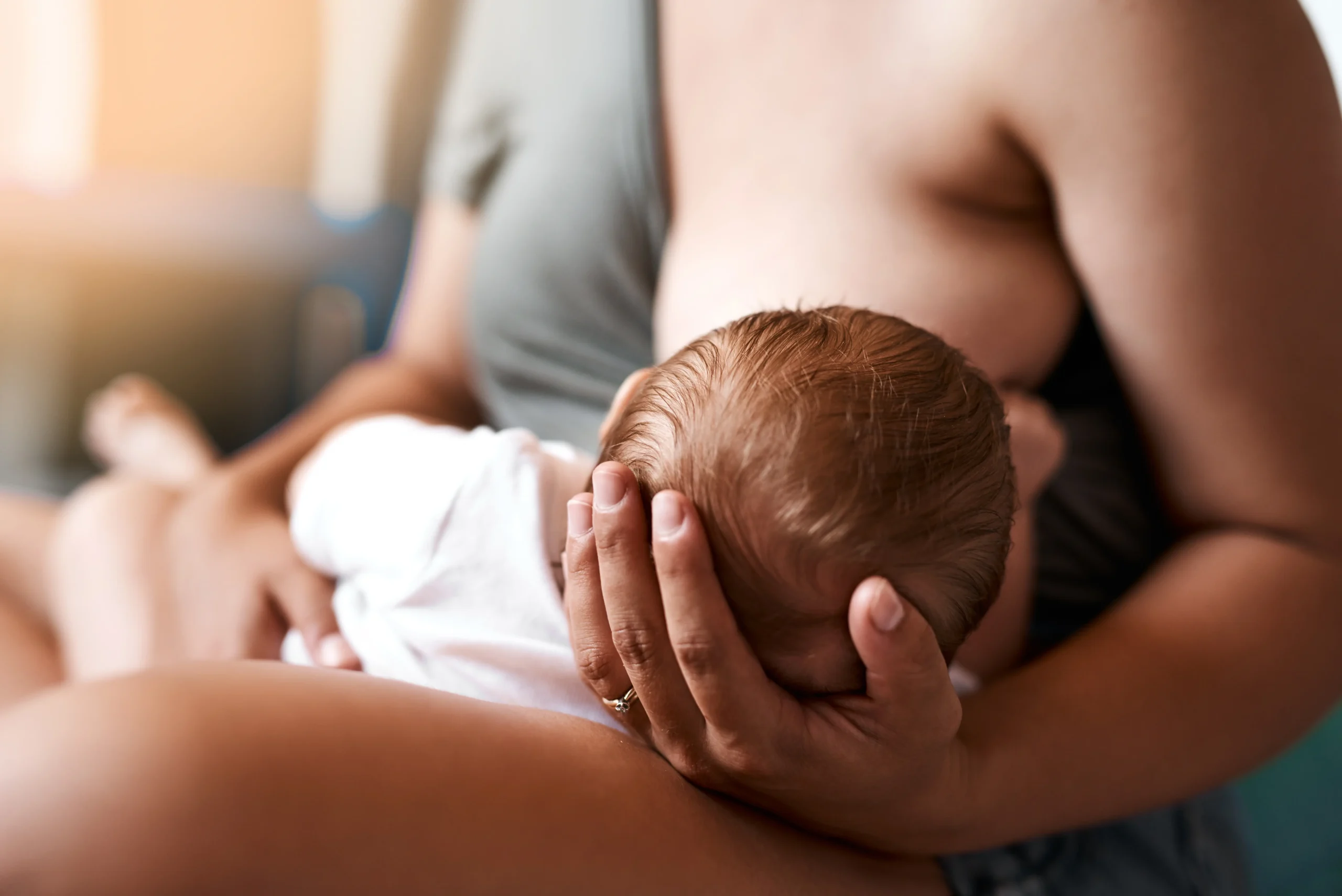 Engorgement pendant l’allaitement : comment soulager la douleur ? 1 Engorgement pendant l’allaitement : comment soulager la douleur ? - May app santé
