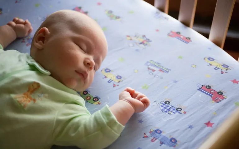 Should you wake a baby during sleep? - May App Santé