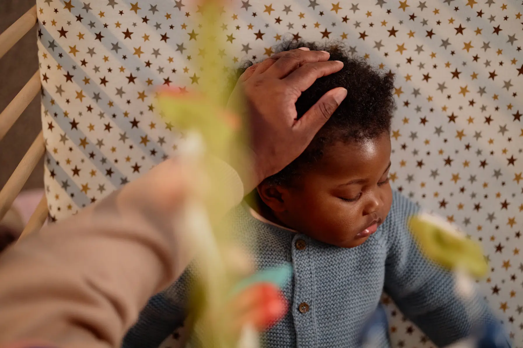 Peut-on faire dormir un nourrisson dans son lit ? may app santé