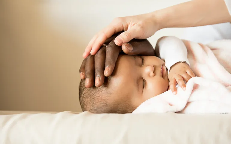 Faire dormir un bébé la journée : conseils et astuces may app santé