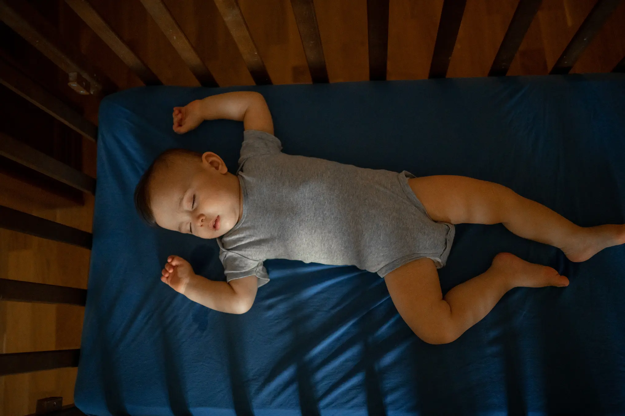 Peut-on faire dormir un nourrisson dans son lit ? may app santé