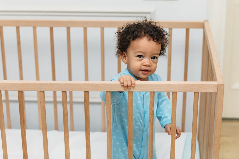 Quand mettre mon bébé dans un grand lit ? - May App Santé