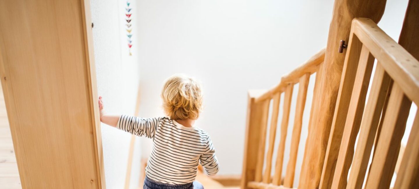 bébé chute sur la tête