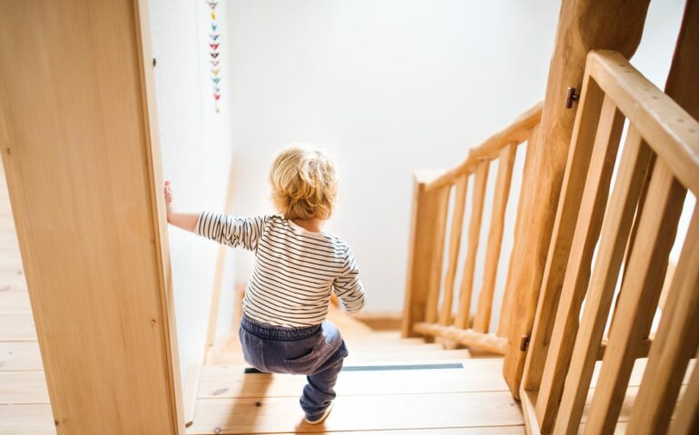 bébé chute sur la tête