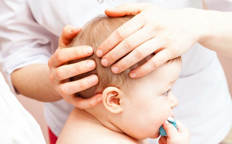 La plagiocéphalie : que faire si mon bébé a la tête plate ? may app santé