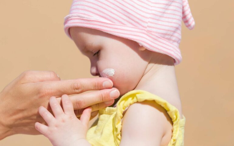 Enfant et soleil : comment le protéger ? may app santé