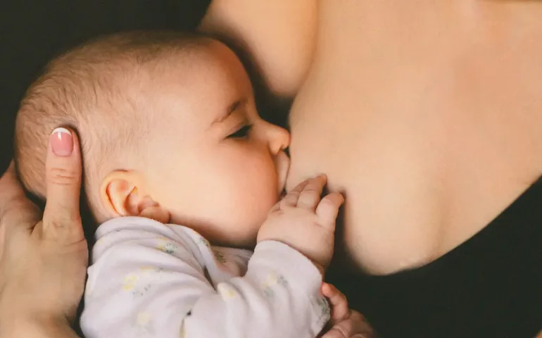 Eau gazeuse allaitement bébé