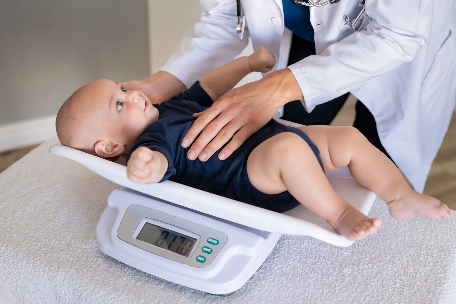Poids du bébé de sa naissance à 1 an may app santé