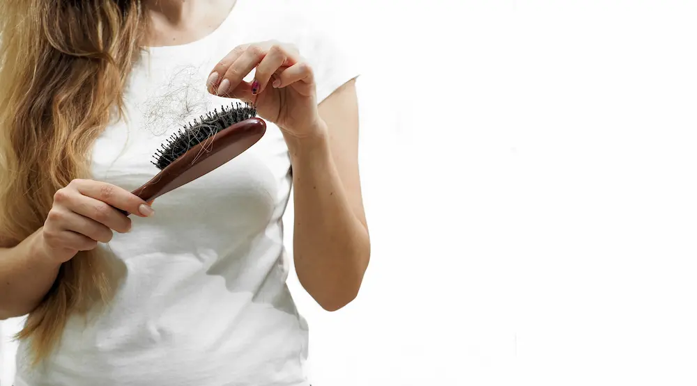 Eviter la chute de cheveux durant le post-partum 2 Éviter la chute de cheveux durant le post-partum - May App Santé