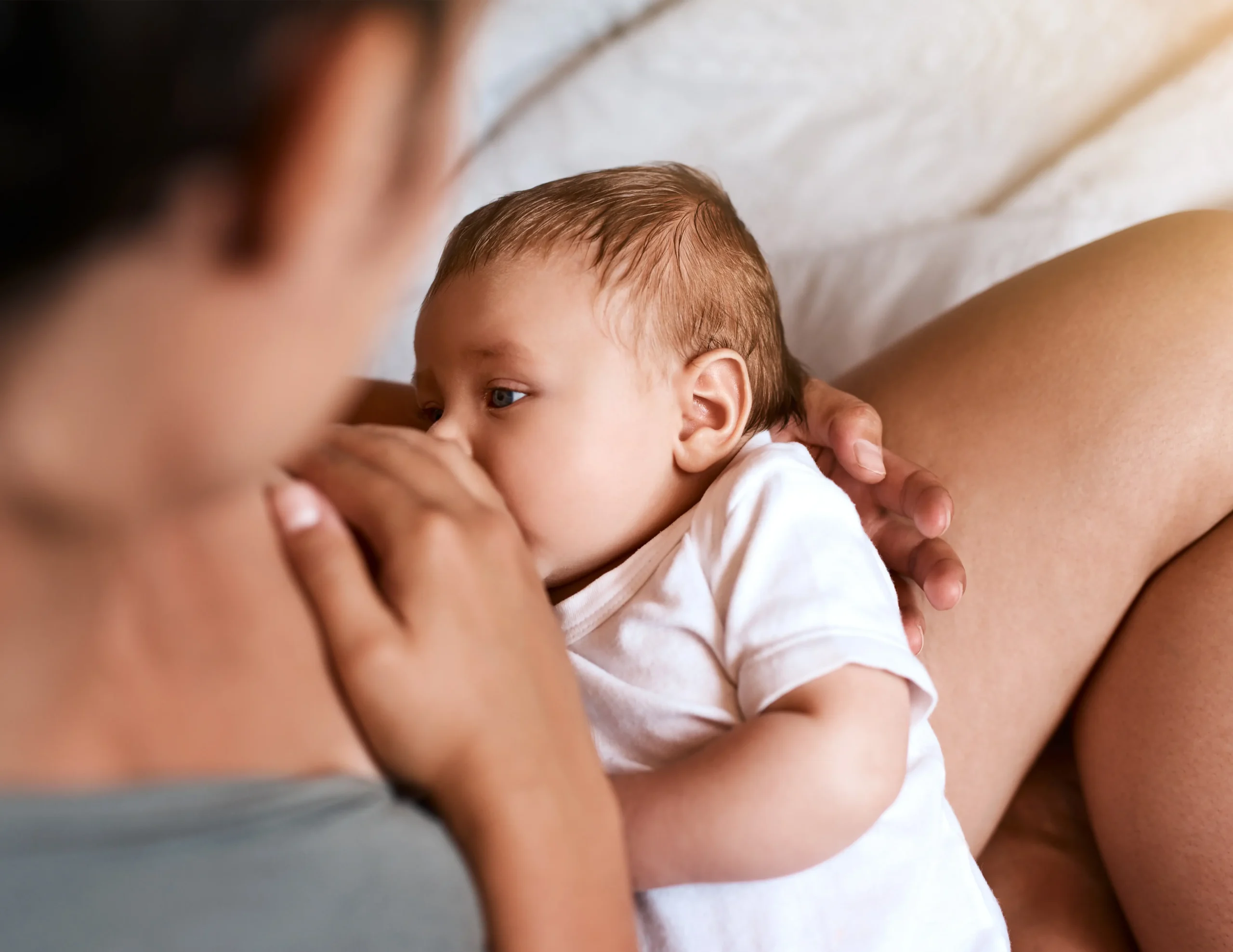 Crevasses d'allaitement : causes, prévention et traitements pour soulager rapidement la douleur 4 Crevasses d'allaitement : causes, prévention et traitements pour soulager rapidement la douleur - May app santé
