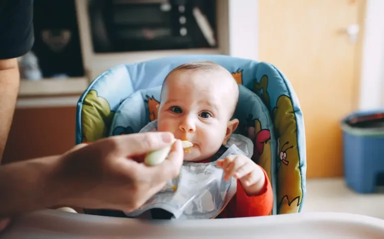 Quelles compotes pour un bébé de 4 mois ? - May App Santé