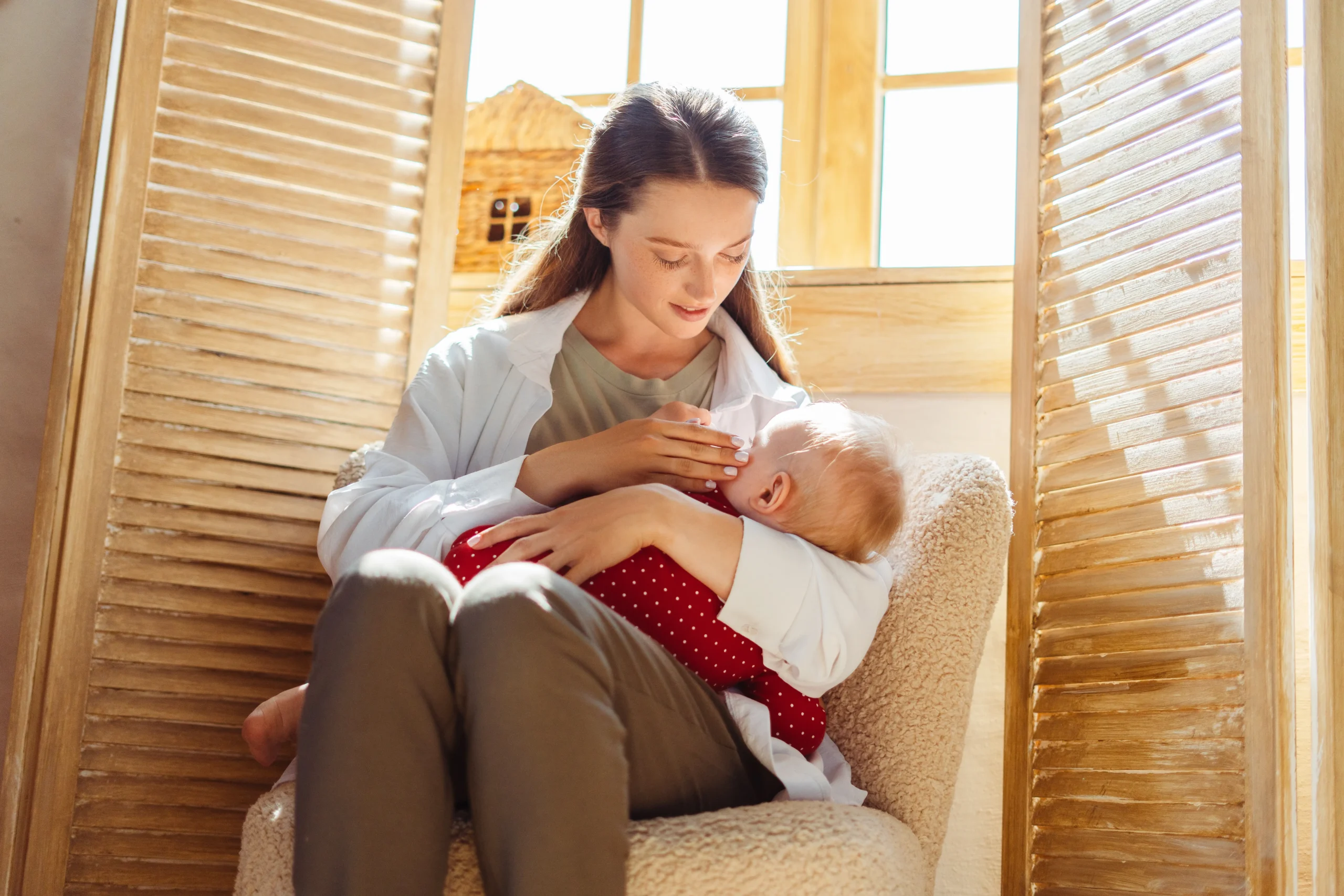 Crevasses d'allaitement : causes, prévention et traitements pour soulager rapidement la douleur 3 Crevasses d'allaitement : causes, prévention et traitements pour soulager rapidement la douleur - May app santé