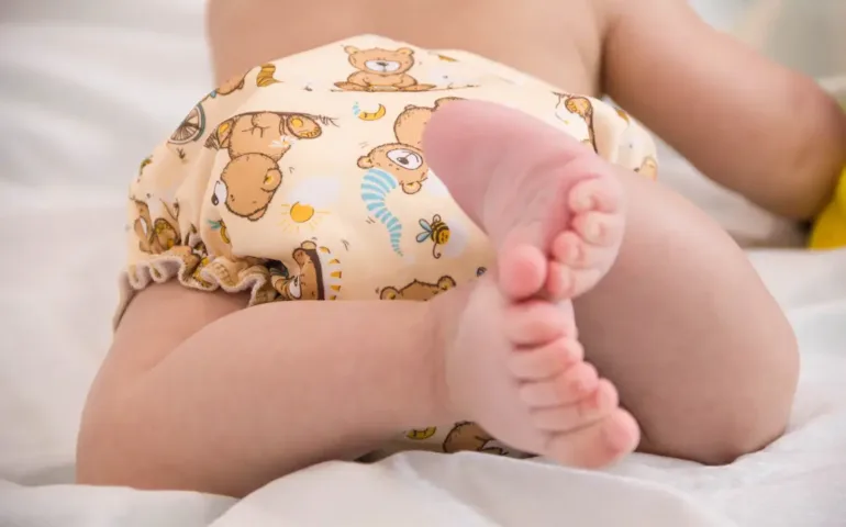 Comment savoir si les selles d'un bébé allaité sont normales ? may app santé