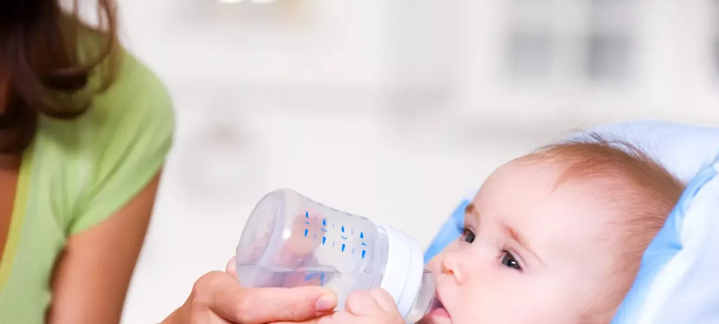 A partir de quand donner de l'eau à un nourrisson ?