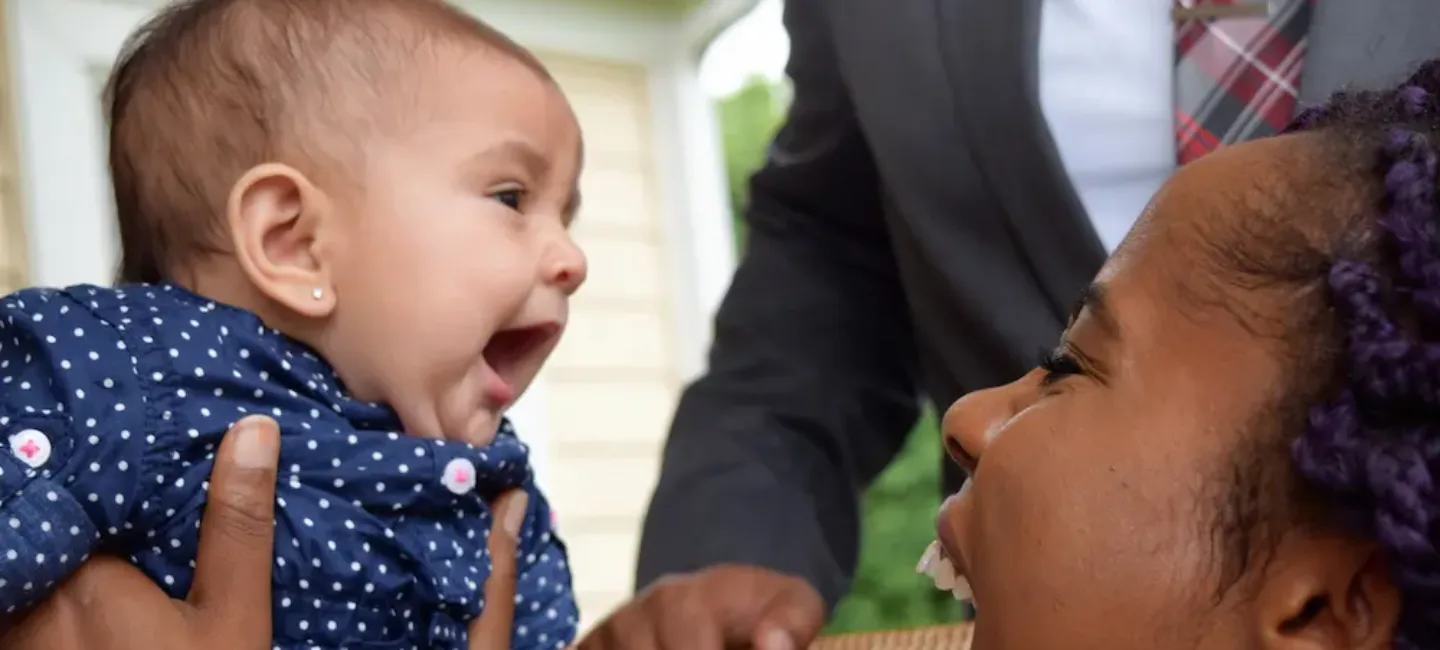 Favoriser le rot du nourrisson après l’allaitement - May App Santé