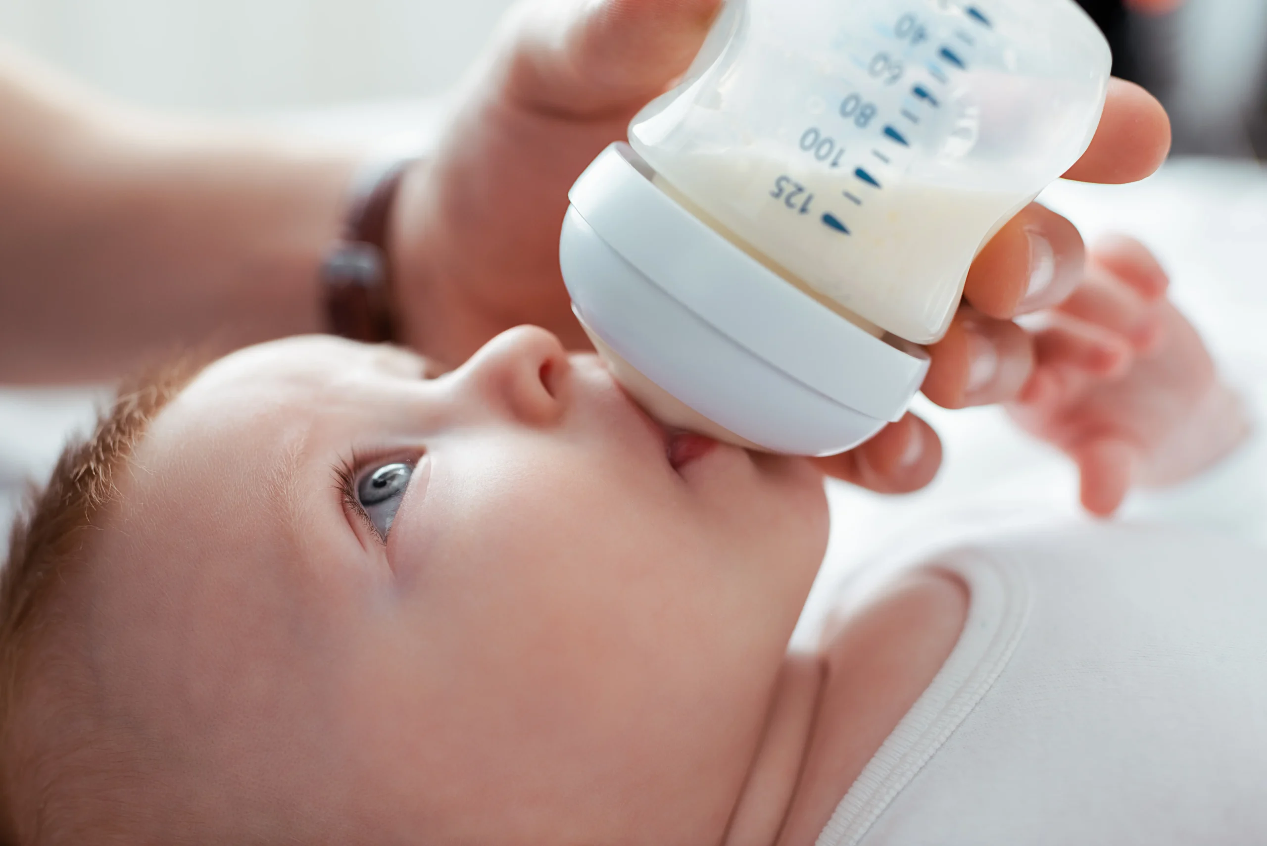 Comment faire face aux r&eacute;gurgitations du nourrisson ? - May app sant&eacute;