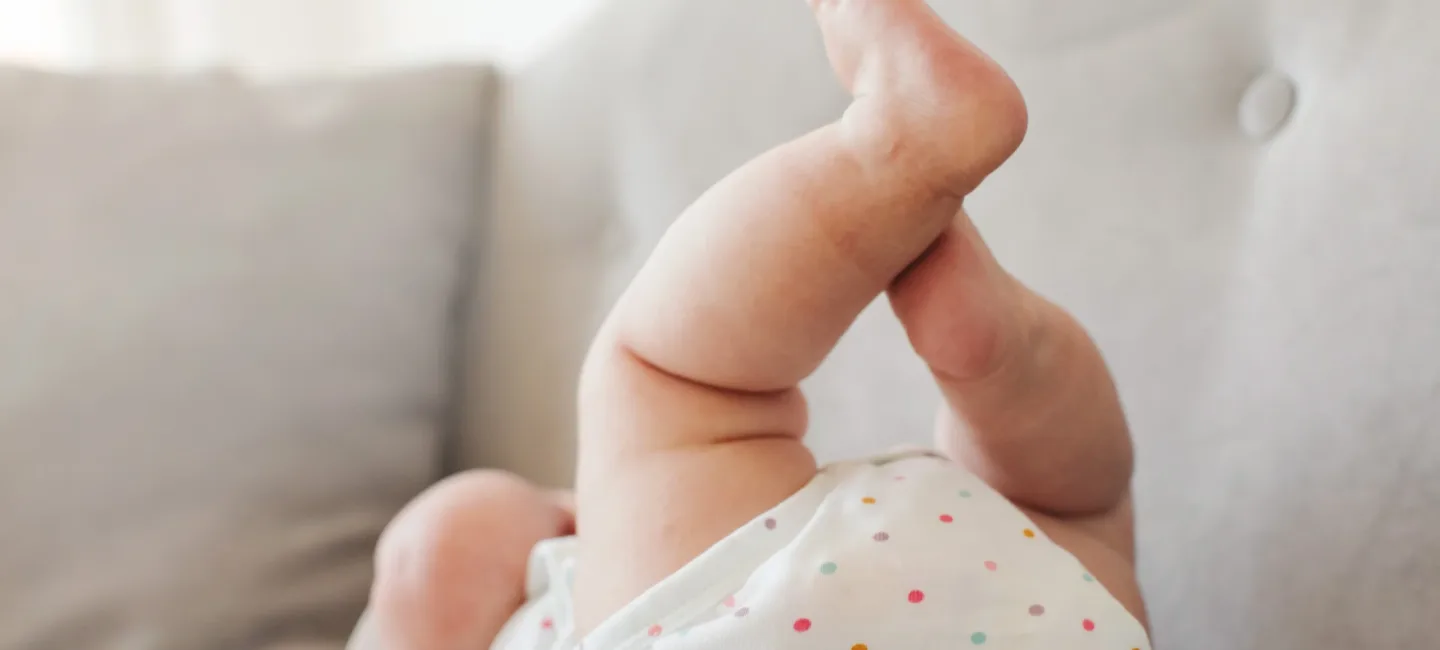 Les selles de mon bébé allaité sont-elles normales ? - May app santé