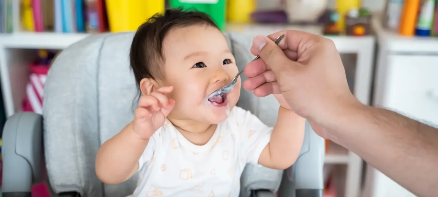 Bébé de 4 mois : tout sur son alimentation may app santé