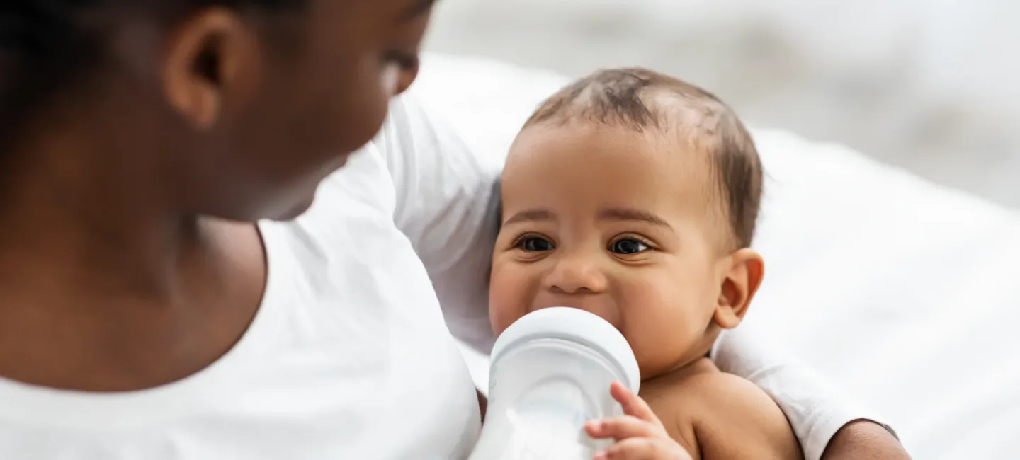 A partir de quand donner de l'eau à un bébé ? - May app santé