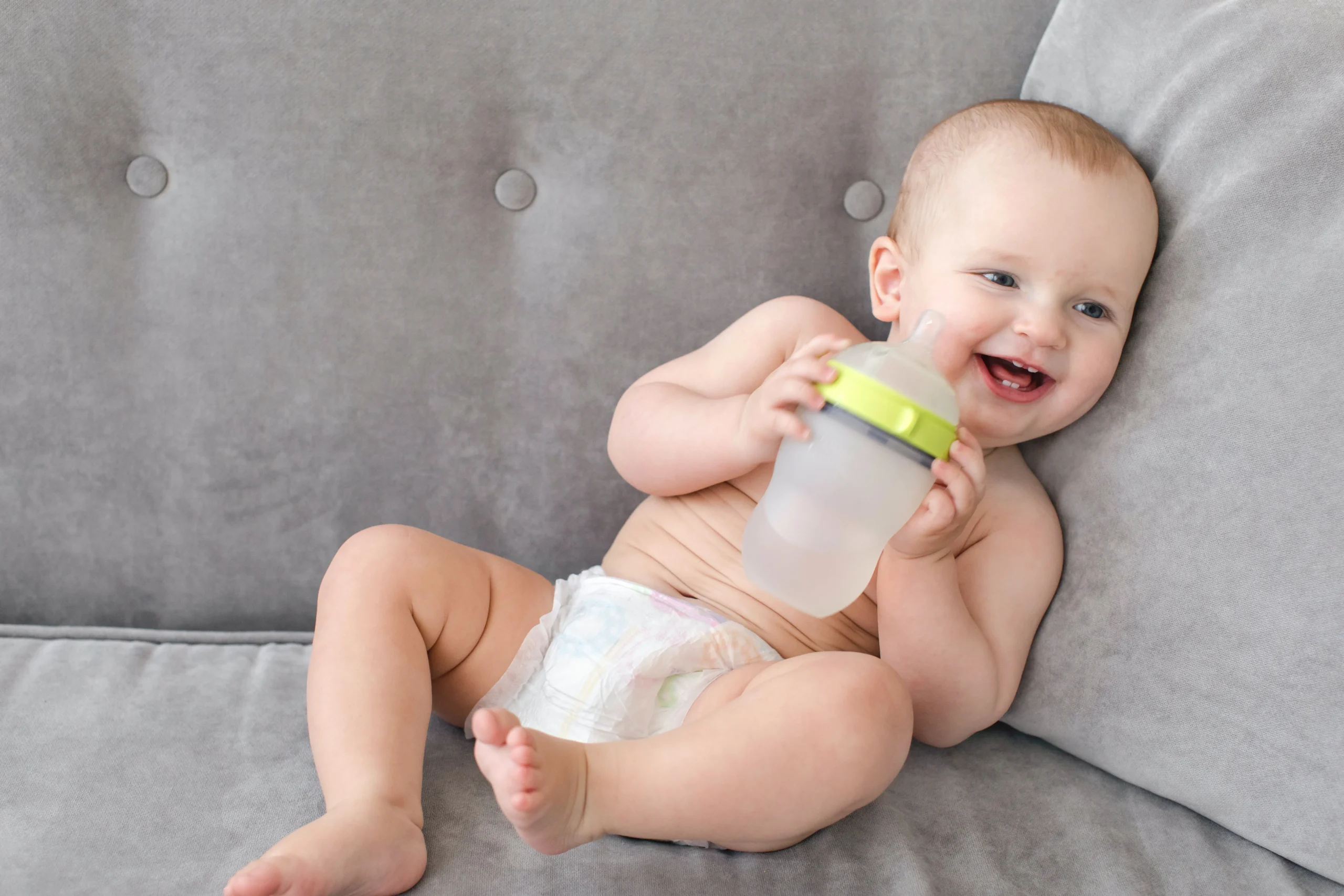 A partir de quand donner de l'eau à un bébé ? 3 A partir de quand donner de l'eau à un bébé ? - May app santé