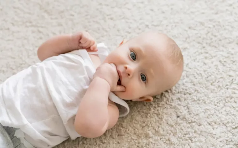 Comment faire face aux régurgitations du nourrisson ?