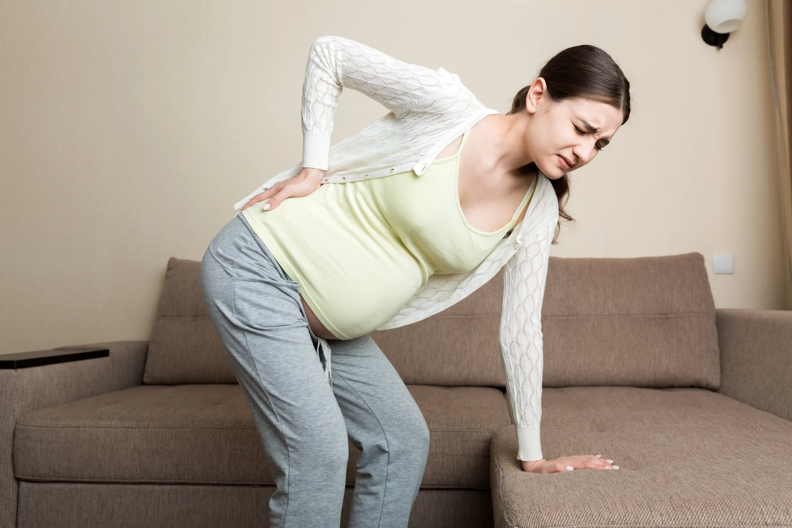 Sciatique pendant la grossesse : sympt&ocirc;mes, causes et solutions pour soulager la douleur - May app sant&eacute; 