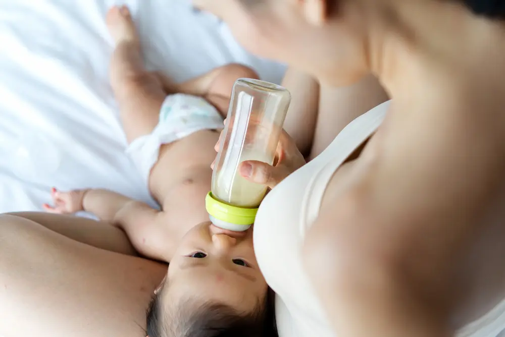 Allaitement mixte : comment allier sein et biberon ? - May App Santé
