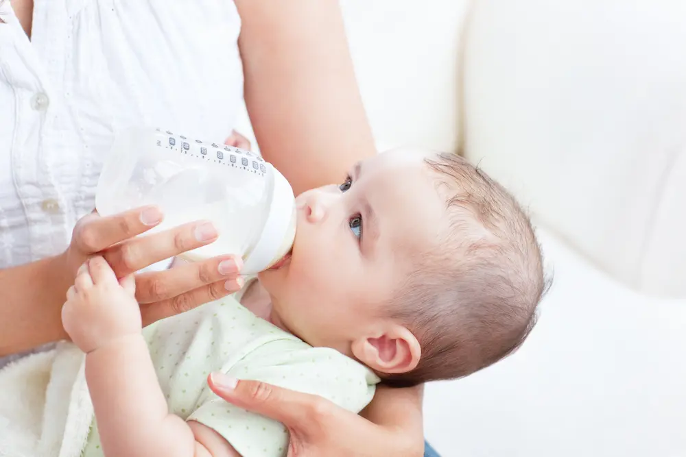Allaitement mixte : comment allier sein et biberon ? - May App Santé