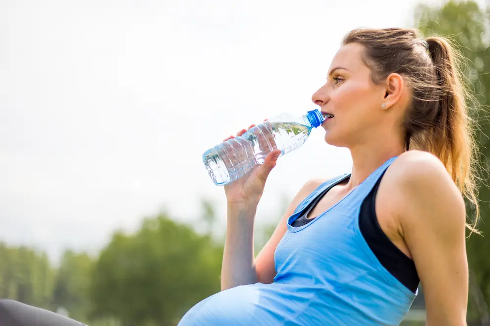 Grossesse : que faire contre la rétention d'eau ? 2 Grossesse : que faire contre la rétention d'eau ? - May App Santé