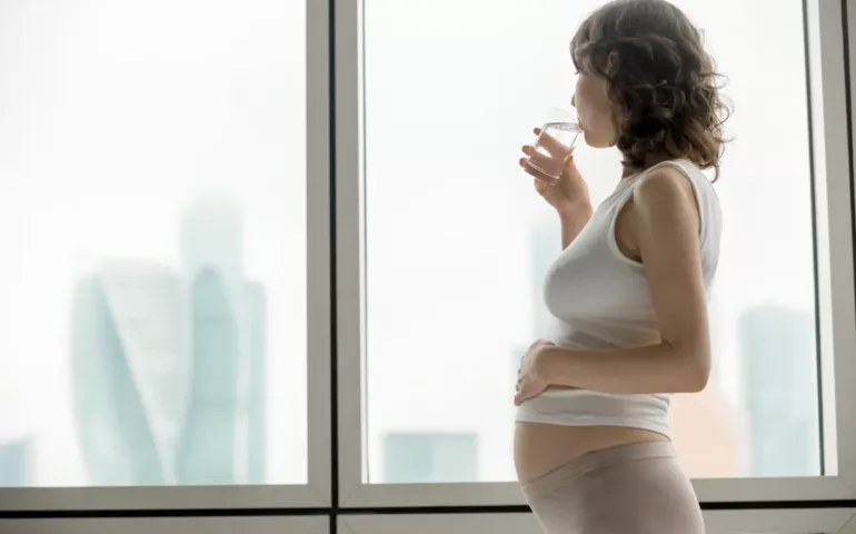 Comment gérer l'hypersalivation pendant la grossesse ?