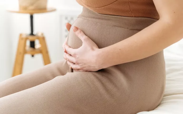 Soigner la pubalgie pendant la grossesse
