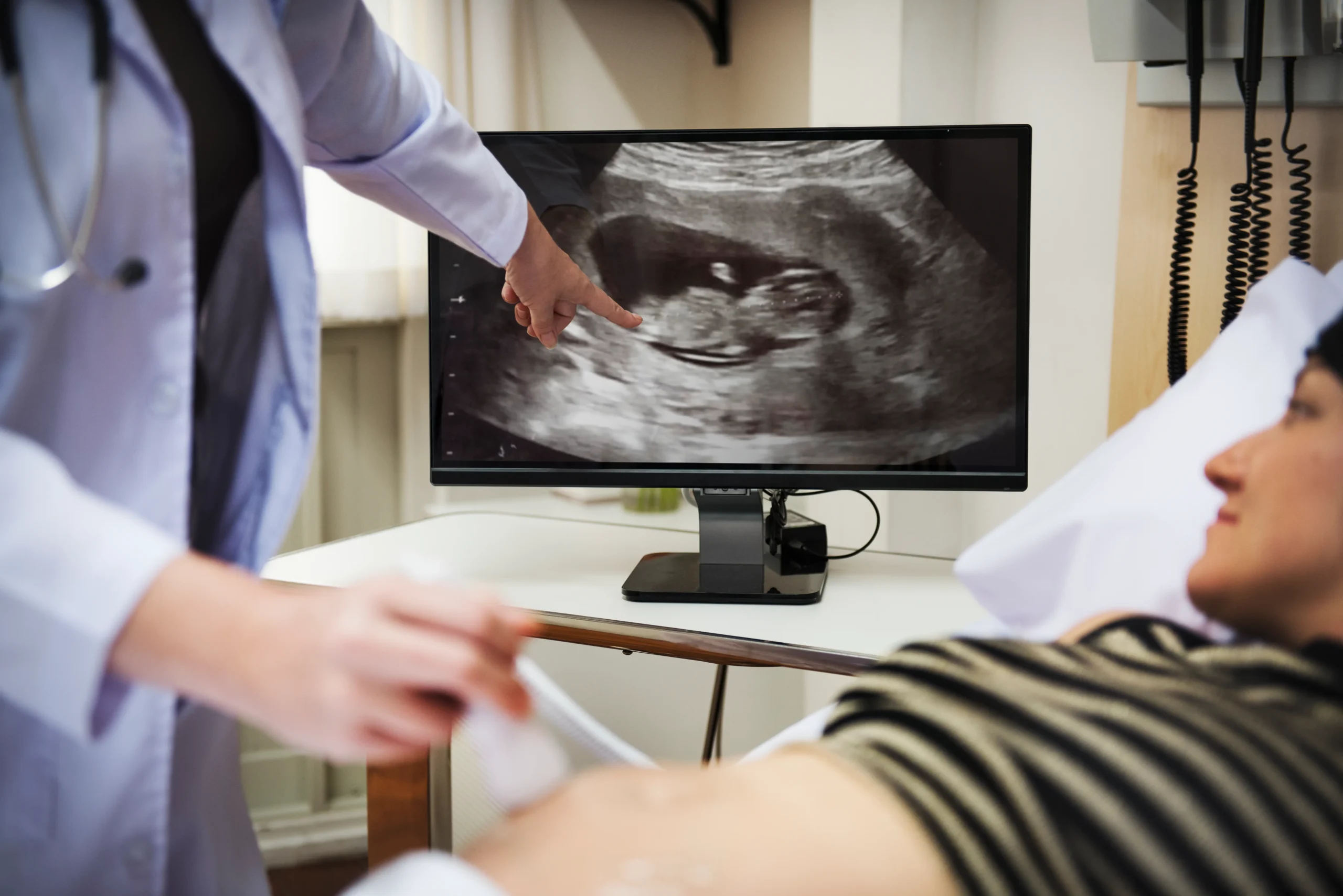 L’échographie pelvienne pendant la grossesse : à quoi sert-elle et comment se déroule-t-elle ? - May app santé