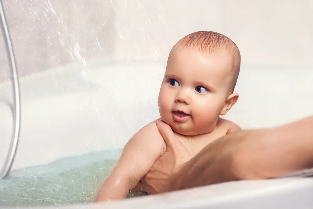 Bain de bébé : guide complet pour les parents 1 Bain de bébé : guide complet pour les parents - May App Santé