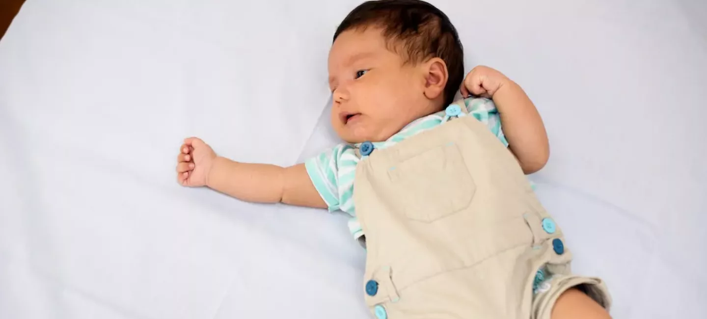 Comment habiller un nouveau-né les premières semaines ?