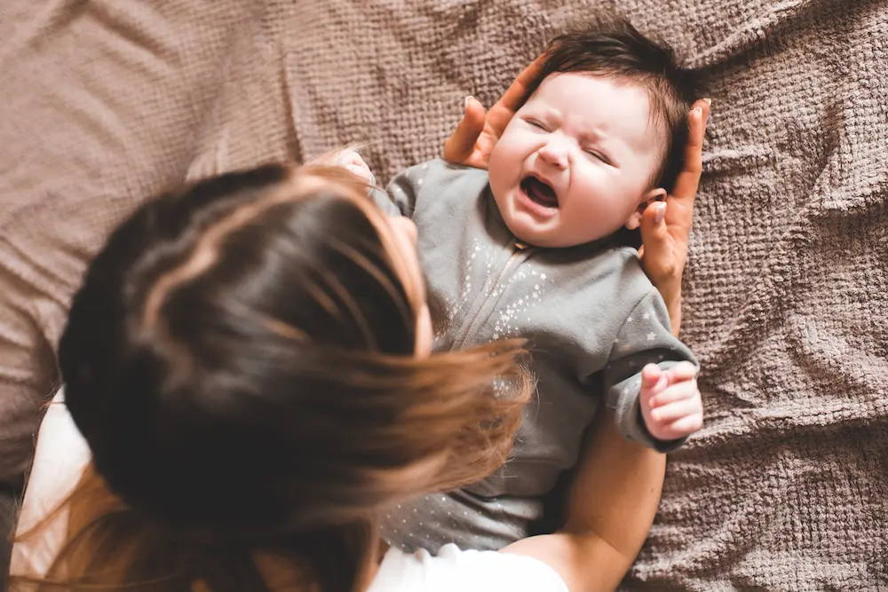 Comment apaiser l’anxiété et la peur de l'abandon chez son bébé ? - May App Santé
