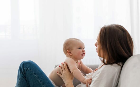 À quel âge mon bébé dira son premier mot ? - May App Santé