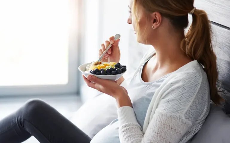 Les 6 aliments interdits pendant la grossesse - May App Santé