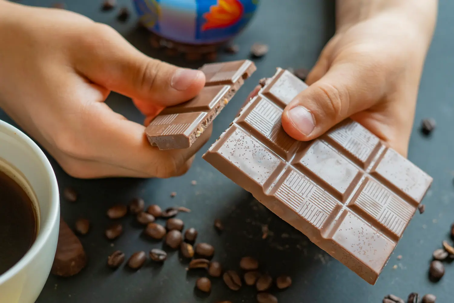 Pâques 2025 : à partir de quand un bébé peut-il manger du chocolat ? may app santé