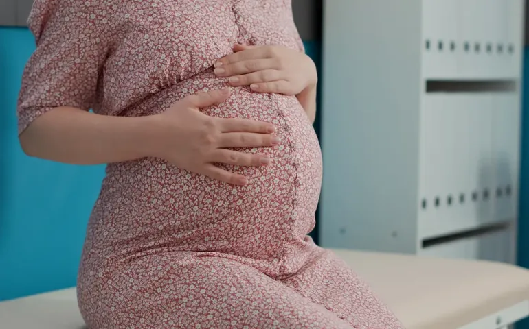 Cerclage du col de l'utérus : pour qui, quand et comment ? May app santé