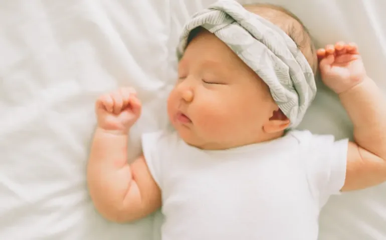 Moro reflex: understanding this innate mechanism - May App Santé