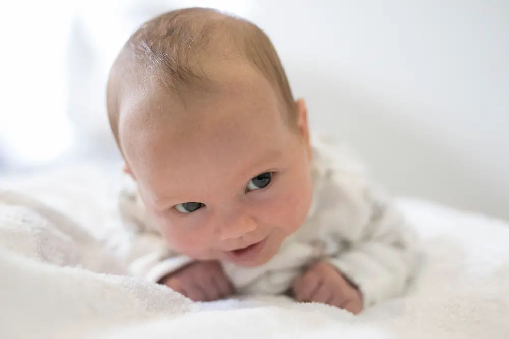 Gazouillis bébé : premiers sons aux premiers mots - May app
