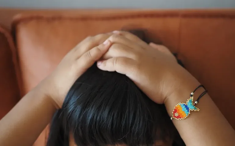 Lentes et poux chez l'enfant : le guide complet may app santé