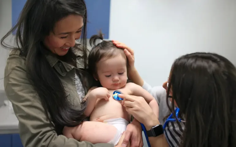 Visites obligatoires bébé : le guide complet may app santé