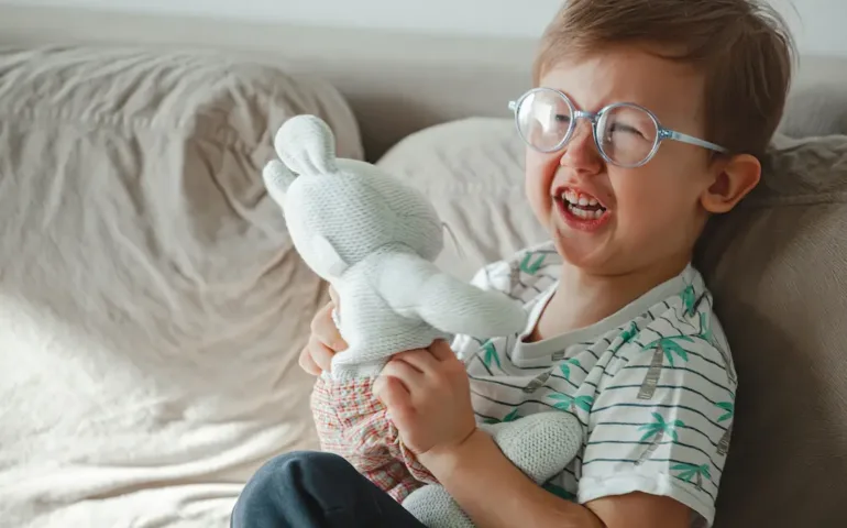 Crise de colère incontrôlable à 2 ans : que faire ? may app santé