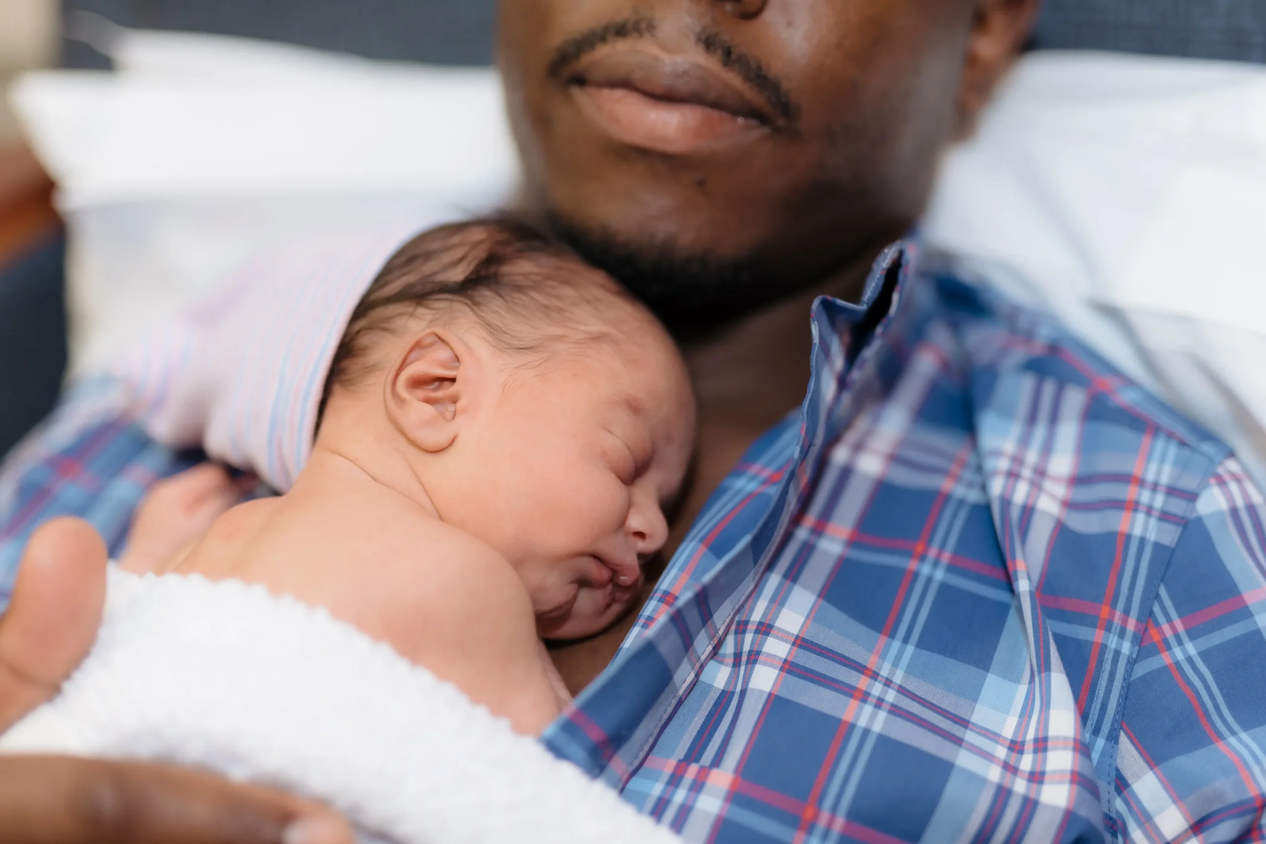peau à peau bébé