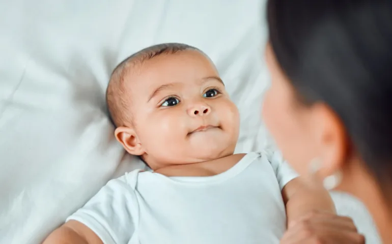 Nettoyer les oreilles d’un bébé : les bons gestes may app santé