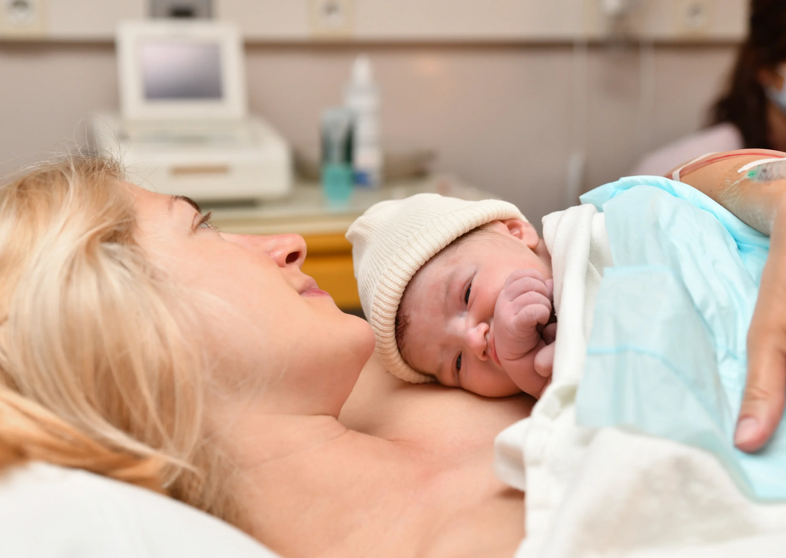 peau à peau bébé